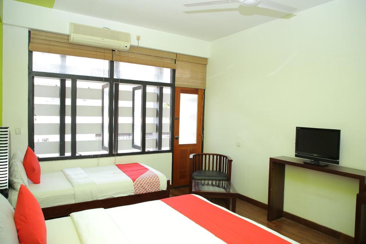 Oyo 256 Subash Hotel Jaffna Exterior foto